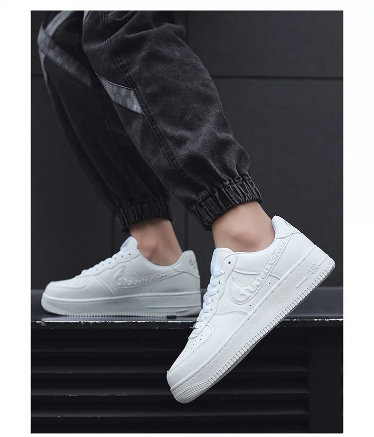 Moda sapatos masculinos de couro legítimo 2025 nova tendência coreana sapatos versáteis e antigos sola branca grossa esportes e lei