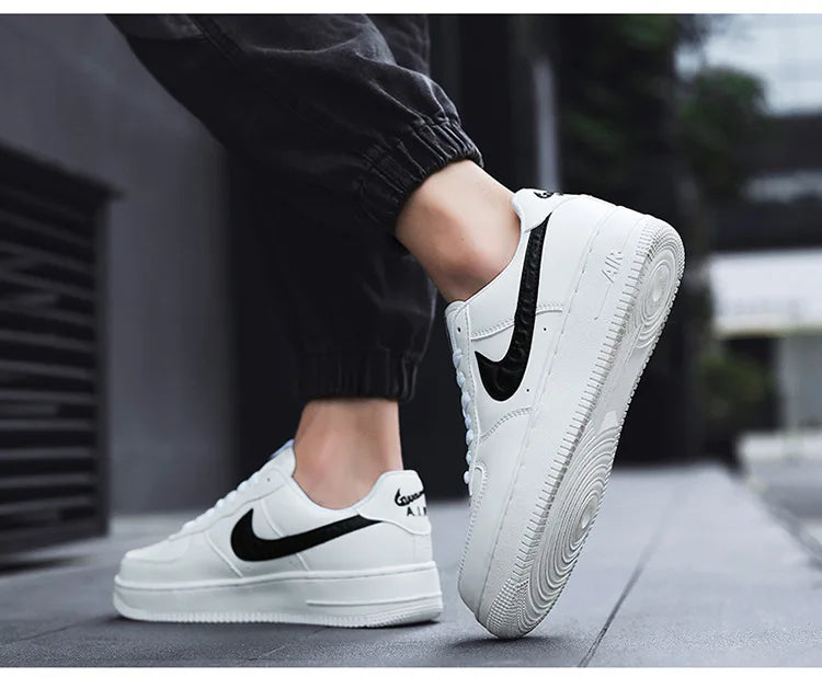 Moda sapatos masculinos de couro legítimo 2025 nova tendência coreana sapatos versáteis e antigos sola branca grossa esportes e lei